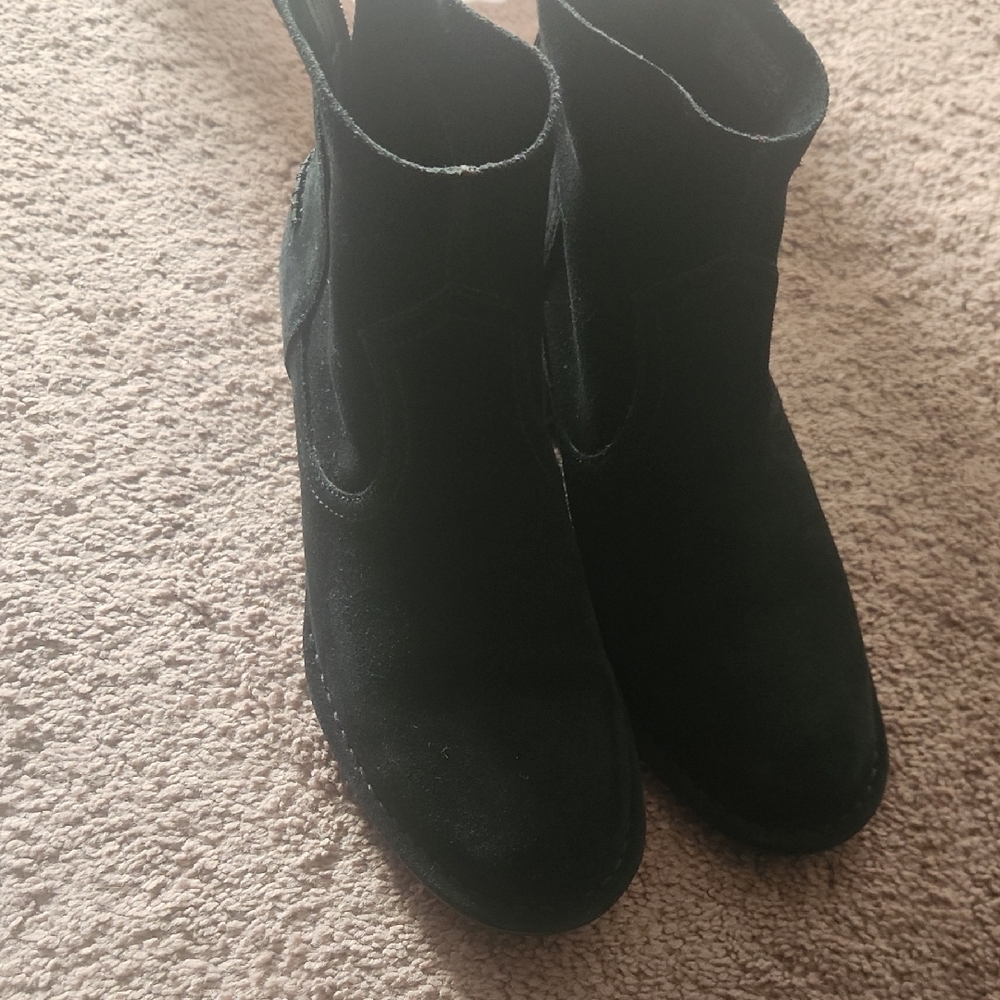 Black Suede Ankle Boots By Ugg 7